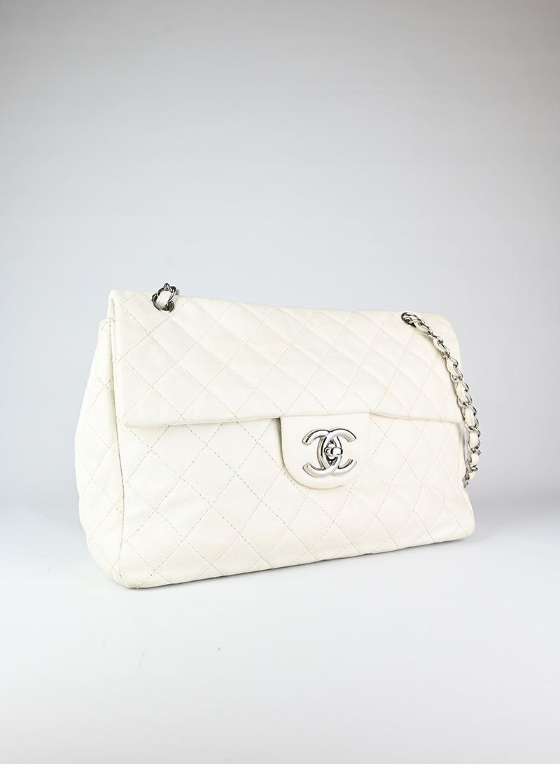 Chanel Borsa Jumbo Caviar bianca