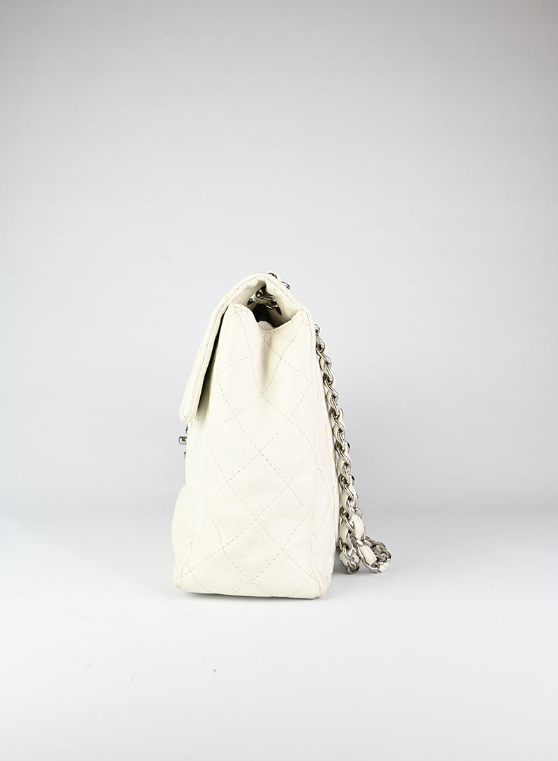 Chanel Borsa Jumbo Caviar bianca