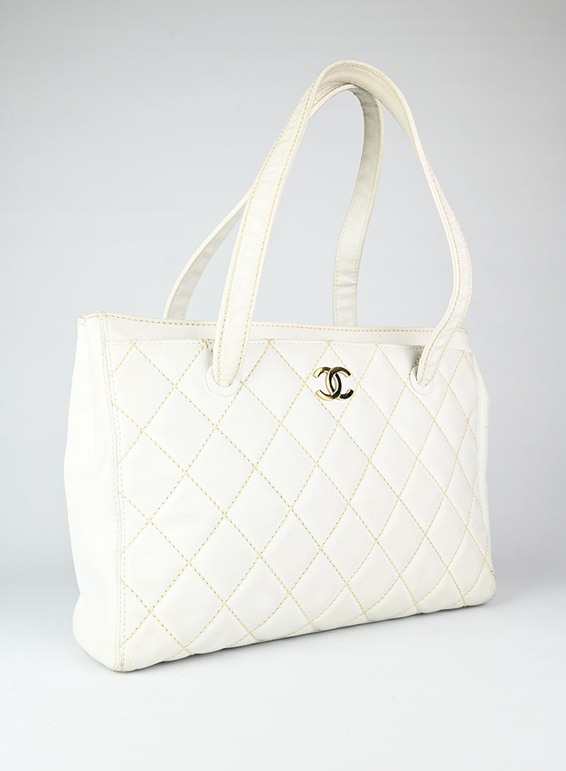 Chanel Borsa in pelle Quilted bianca