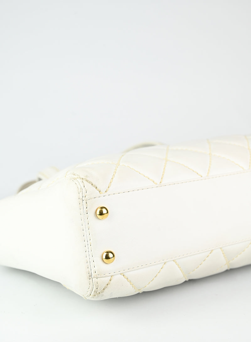 Chanel Borsa in pelle Quilted bianca