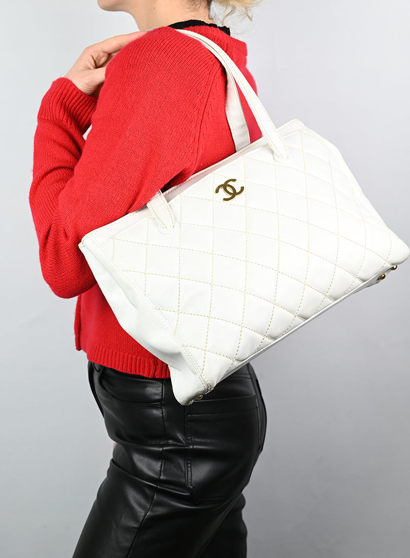 Chanel Borsa in pelle Quilted bianca