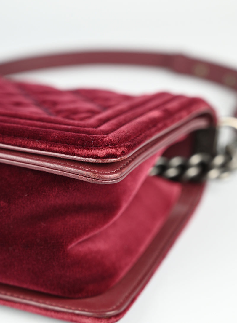 Chanel Borsa Boy in velluto burgundy