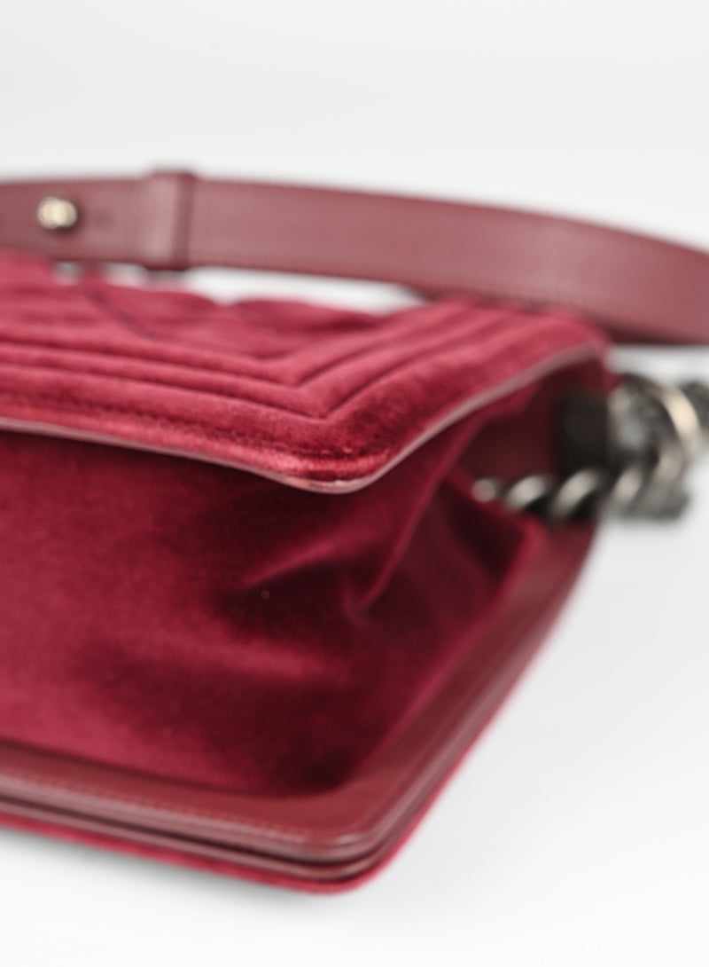 Chanel Borsa Boy in velluto burgundy