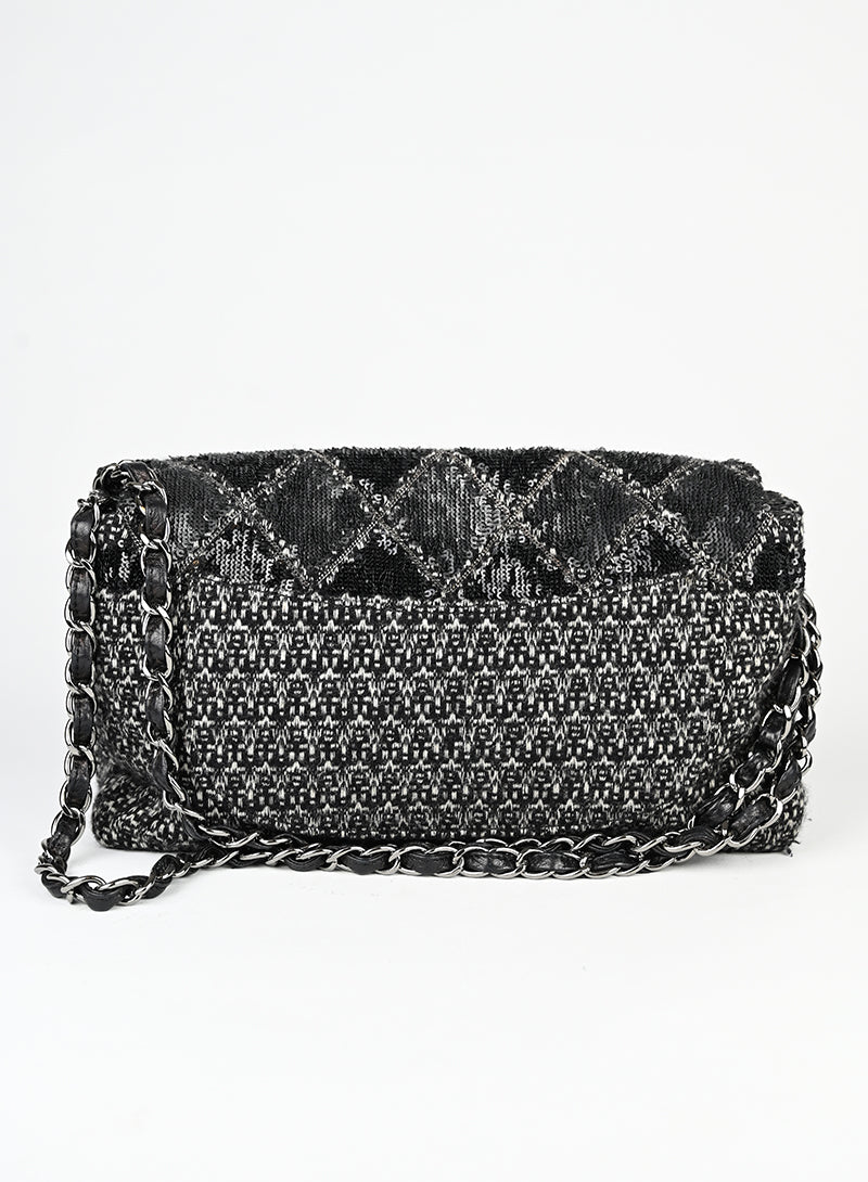 Chanel Borsa quilted nera con strass