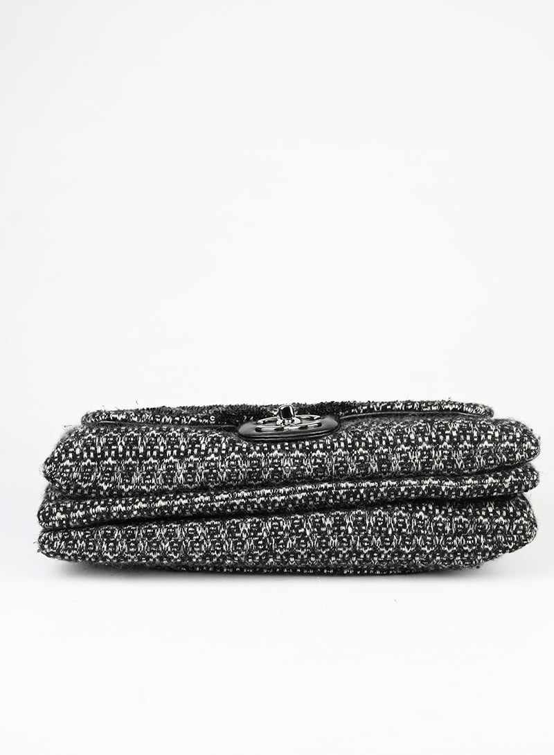 Chanel Borsa quilted nera con strass