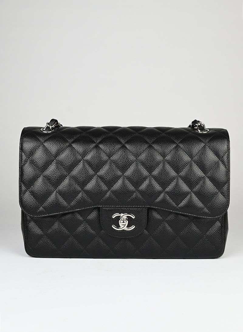 Chanel Borsa Jumbo in pelle Caviar nera