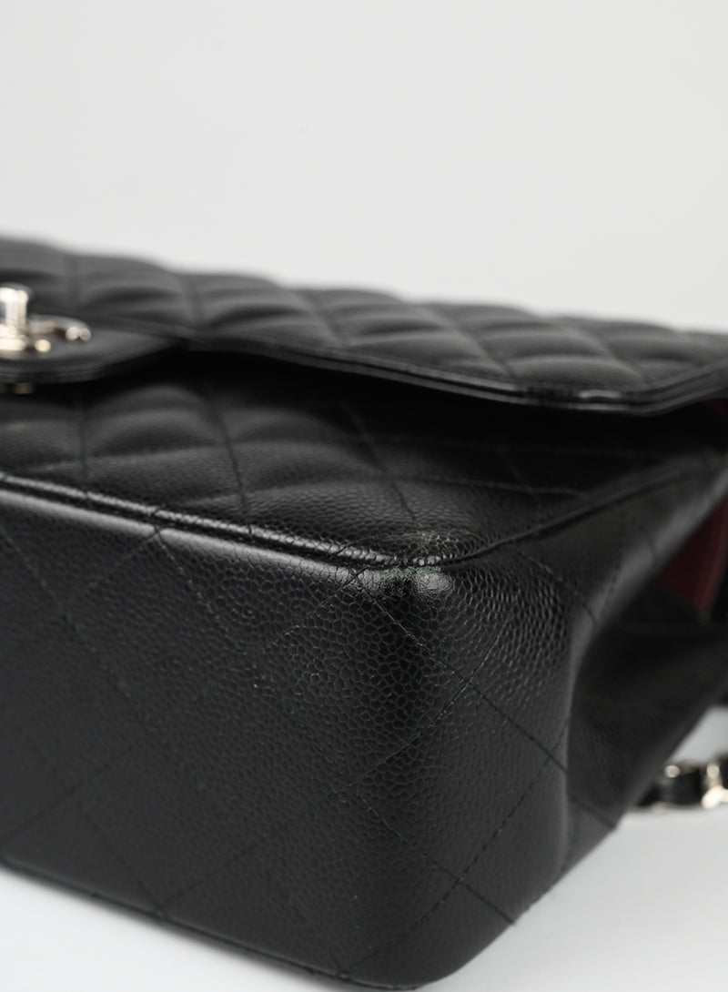 Chanel Borsa Jumbo in pelle Caviar nera