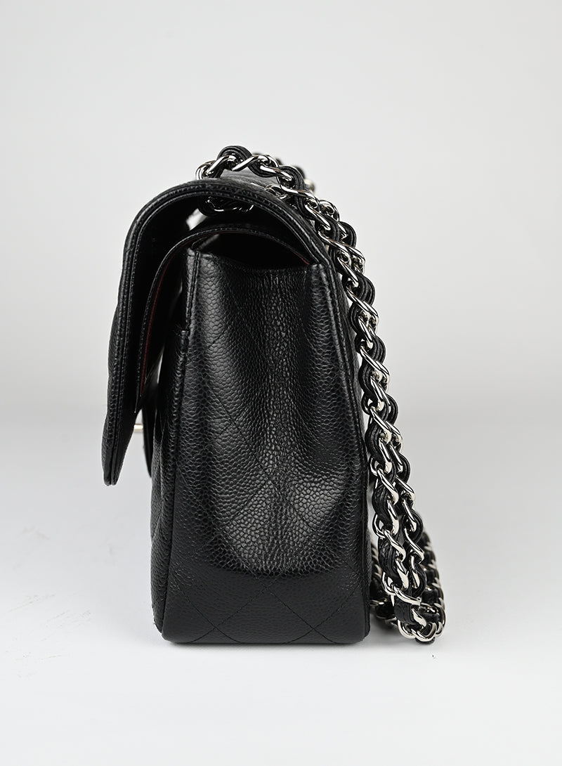 Chanel Borsa Jumbo in pelle Caviar nera