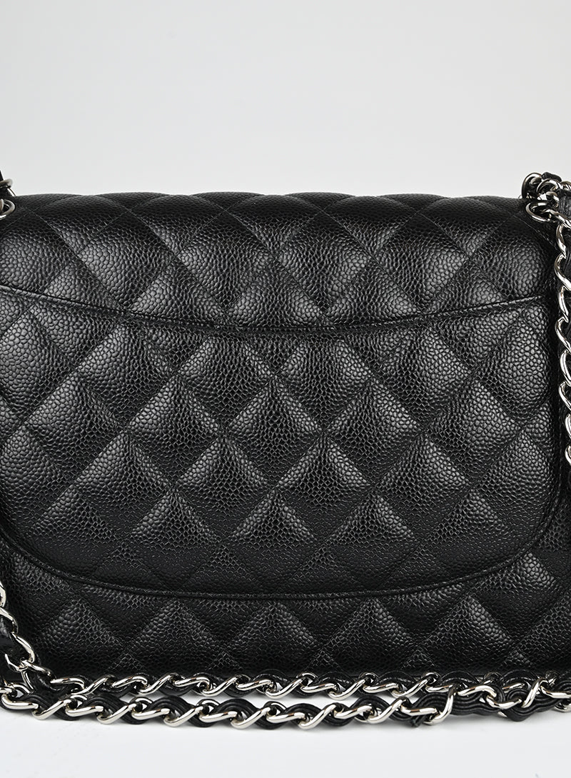 Chanel Borsa Jumbo in pelle Caviar nera