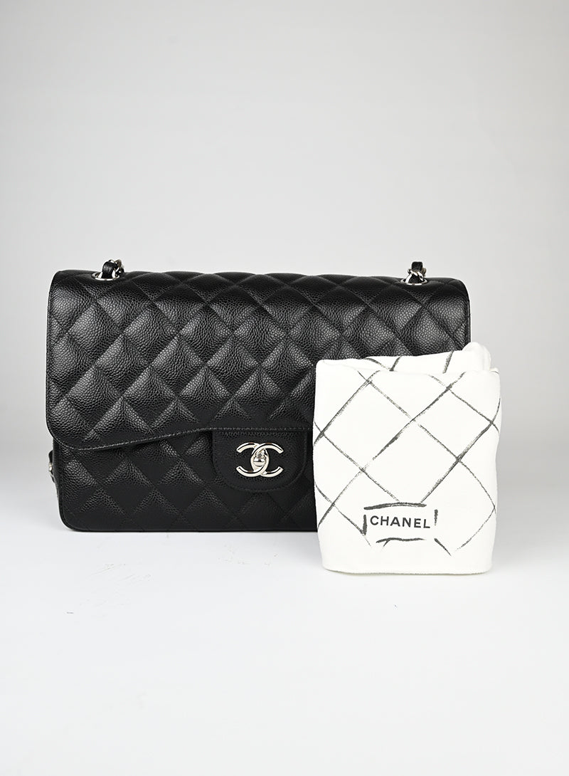 Chanel Borsa Jumbo in pelle Caviar nera