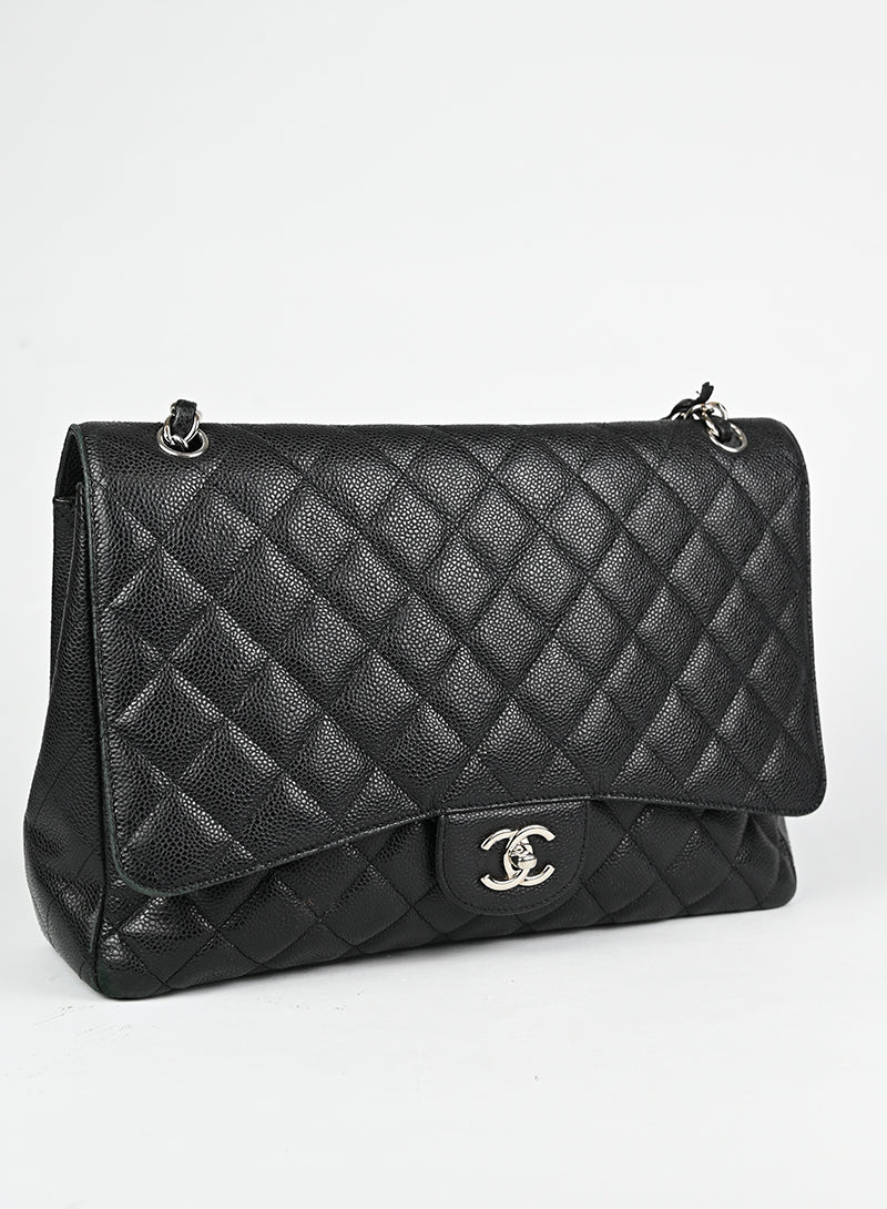 Chanel Borsa Jumbo in pelle nera