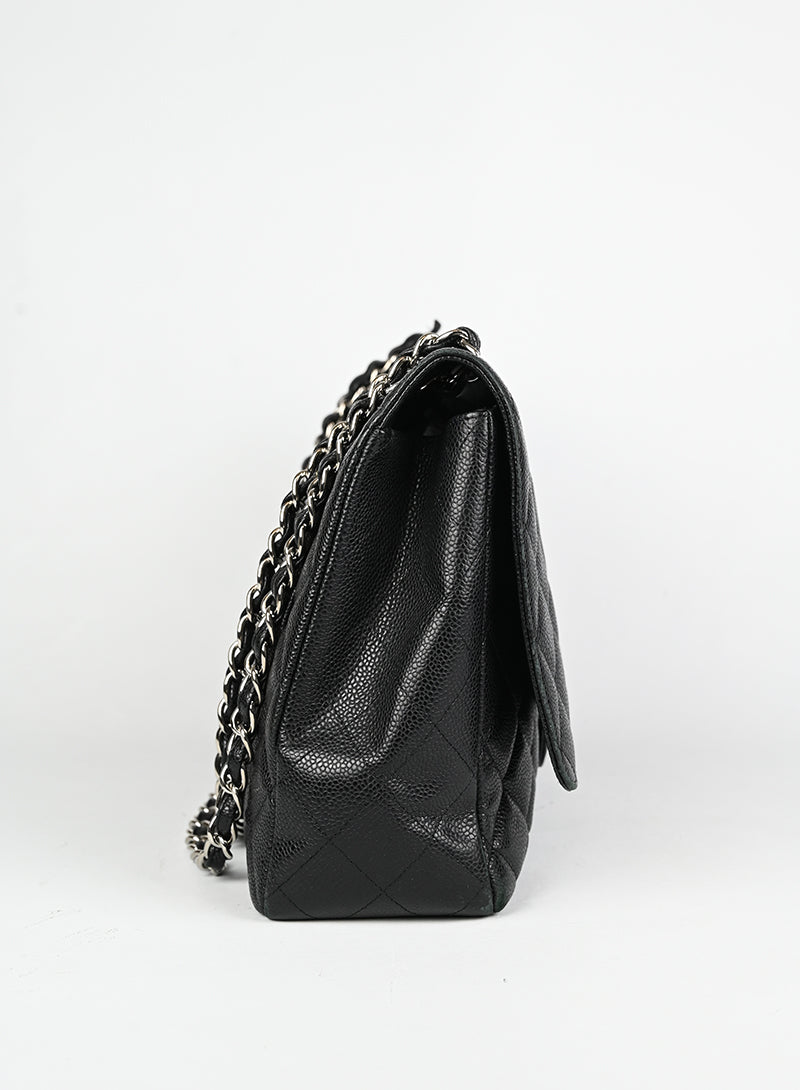 Chanel Borsa Jumbo in pelle nera