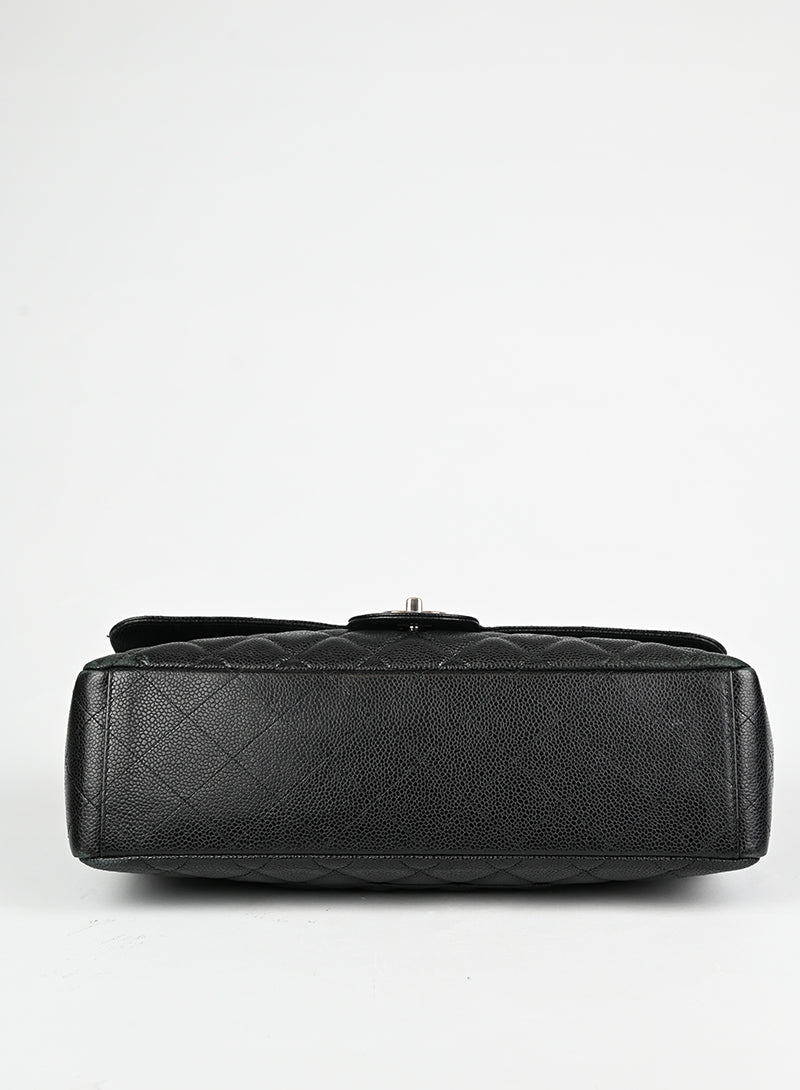 Chanel Borsa Jumbo in pelle nera