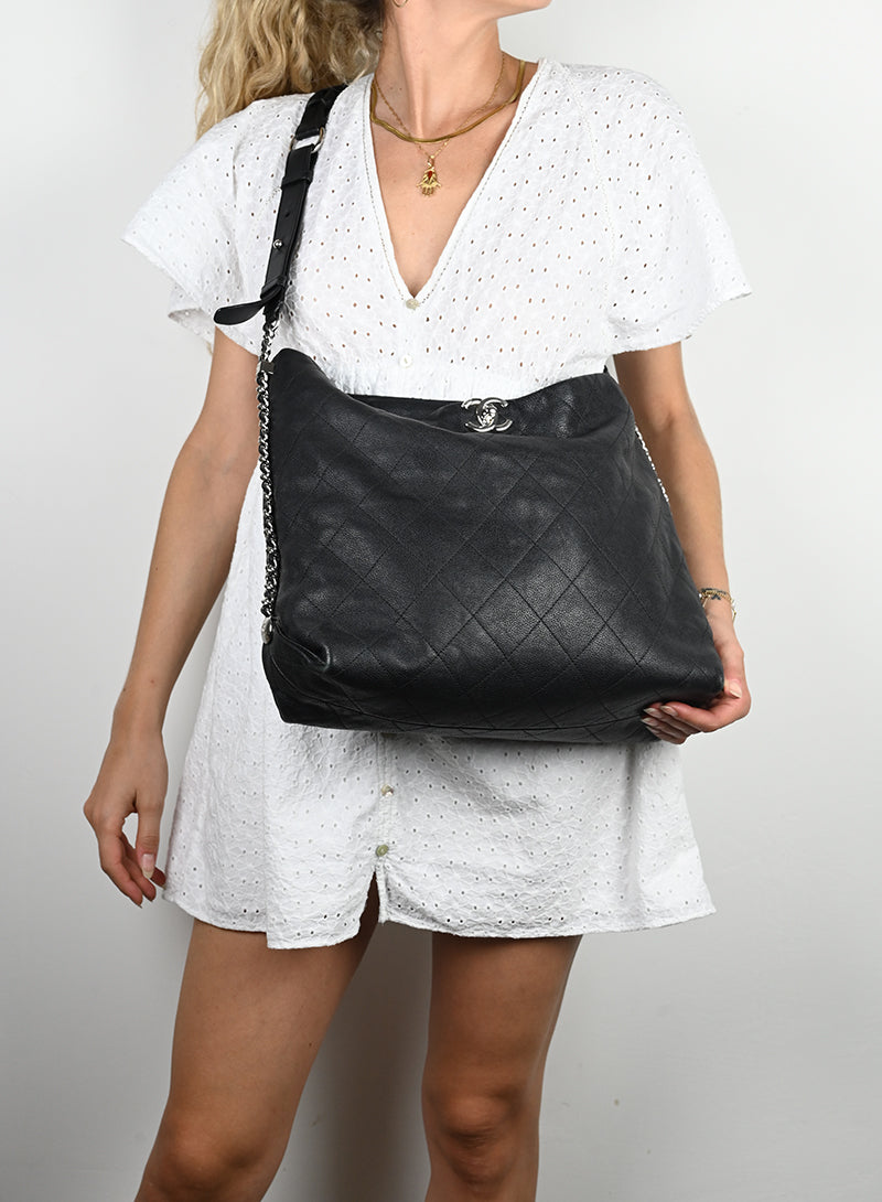 Chanel Shopper in pelle nera