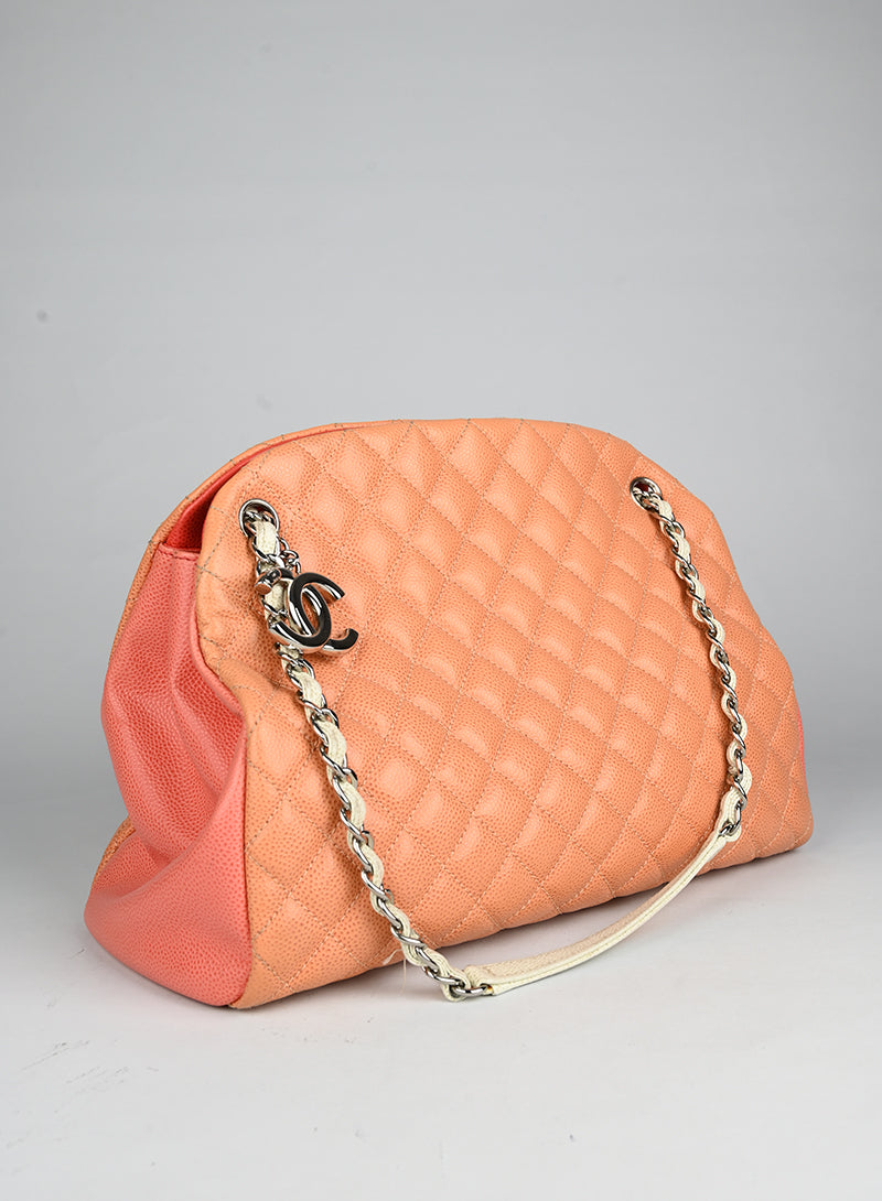 Chanel Borsa in pelle quilted rosa salmone