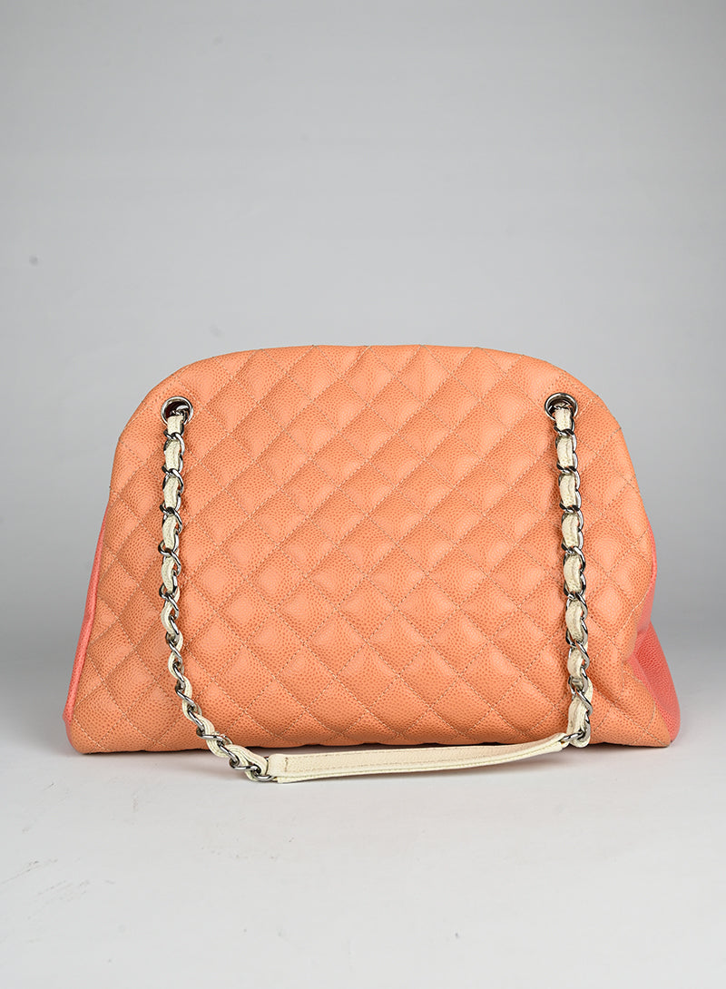 Chanel Borsa in pelle quilted rosa salmone