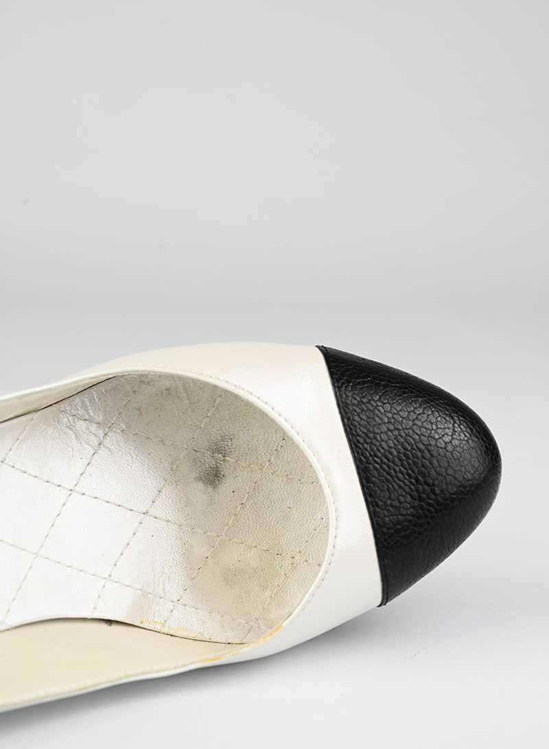 Chanel Décolleté bianche con perla - N. 36 ½