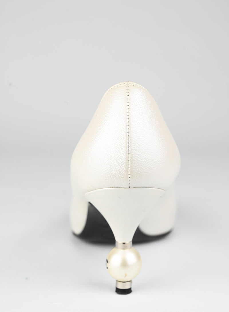 Chanel Décolleté bianche con perla - N. 36 ½