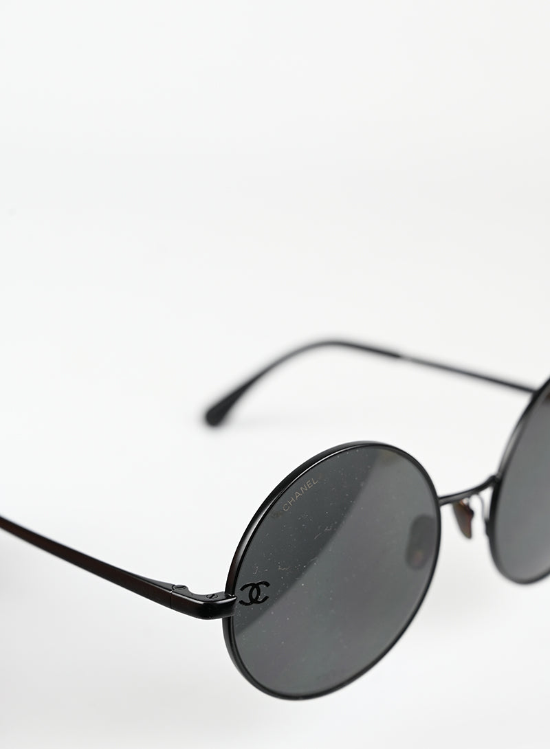 Chanel Occhiali tondi neri