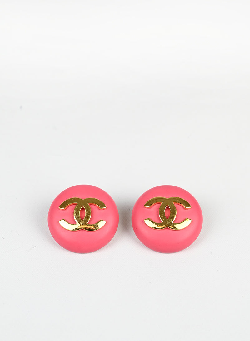 Chanel Orecchini a Bottone rosa -  lesleyluxuryvintage