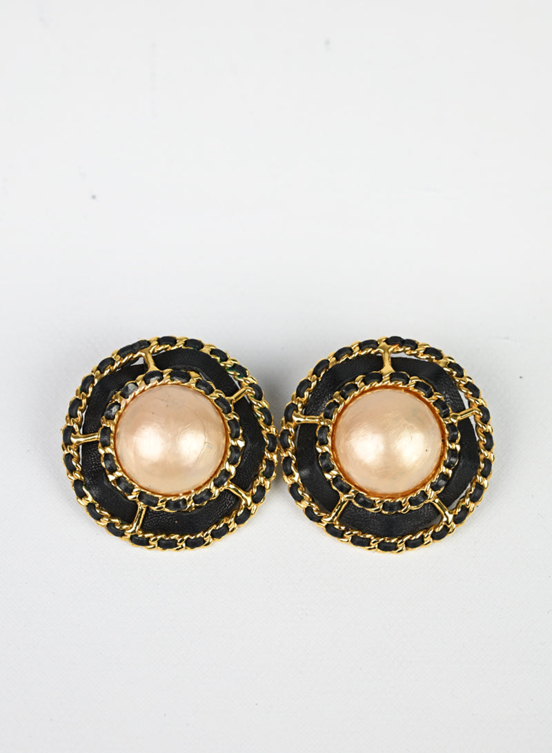 Chanel Orecchini con perla