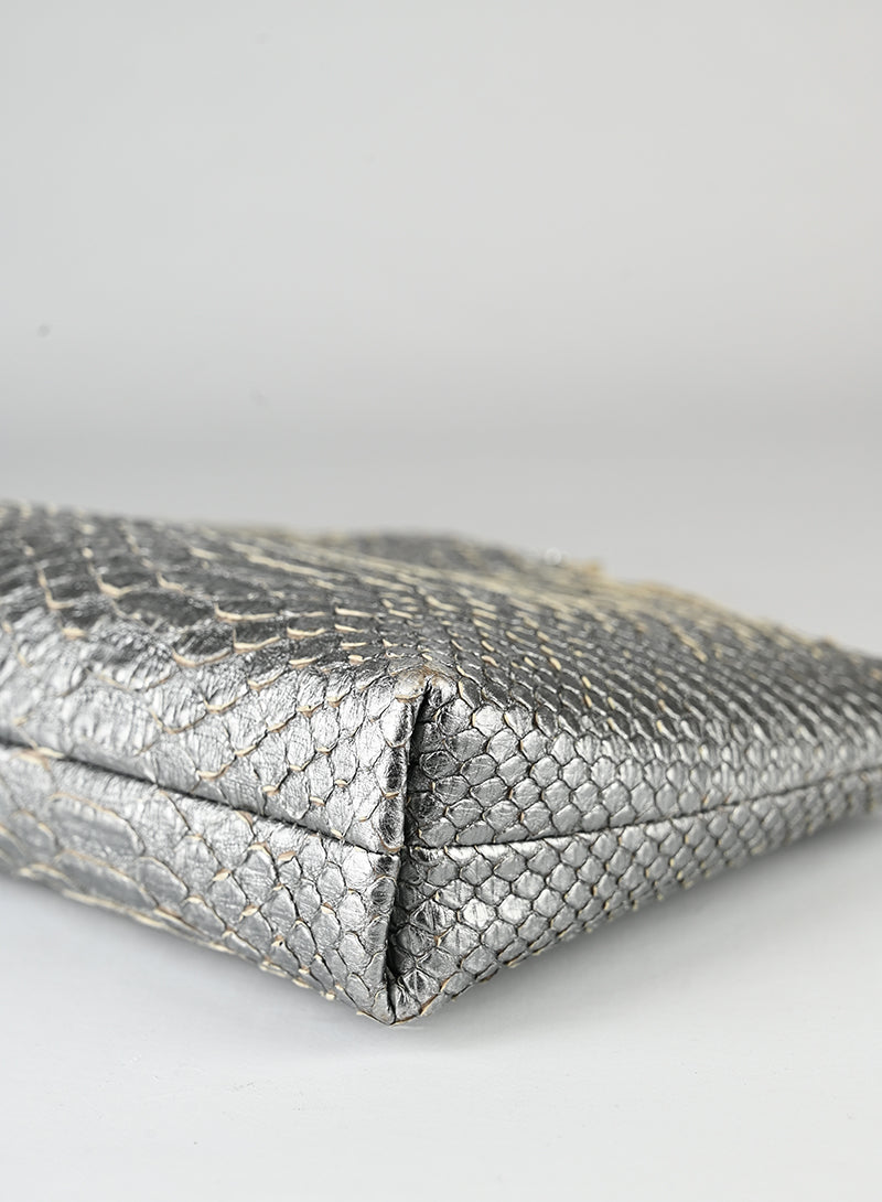 Chanel Pochette in pelle pitone argento