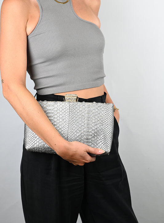 Chanel Pochette in pelle pitone argento