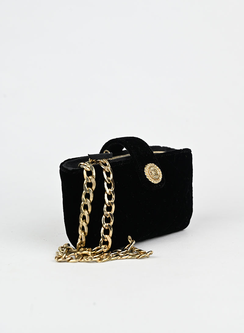 Chanel Pochette in Velluto quilted nero -  lesleyluxuryvintage