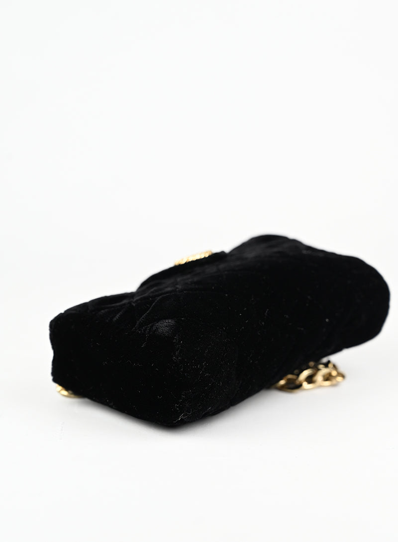 Chanel Pochette in Velluto quilted nero -  lesleyluxuryvintage