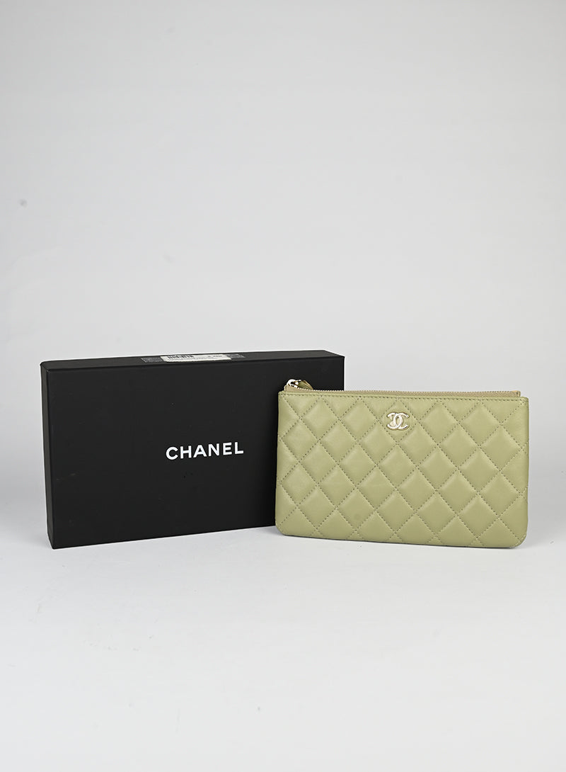 Chanel Pochette in pelle verde salvia