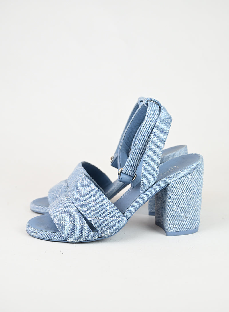 Chanel Sandali con tacco in denim - N. 36c