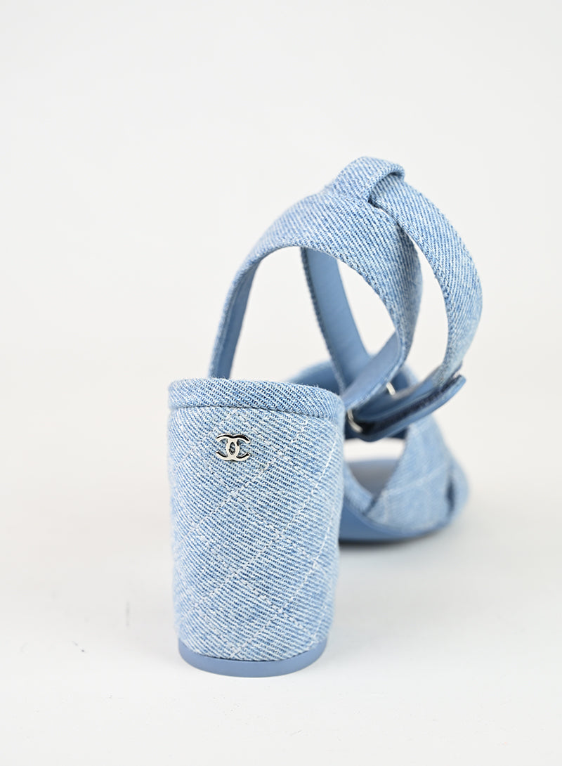 Chanel Sandali con tacco in denim - N. 36c