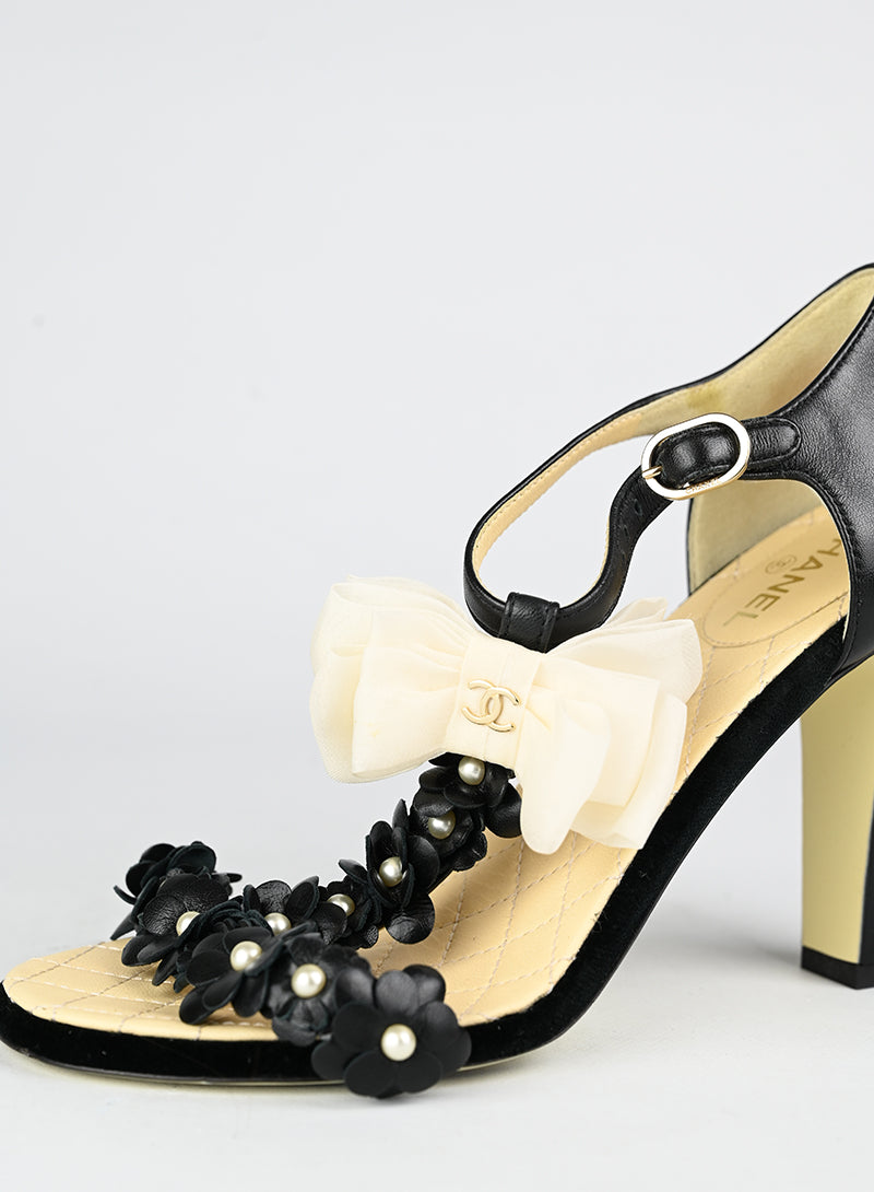 Chanel Sandali neri con applicazioni - N. 36 ½