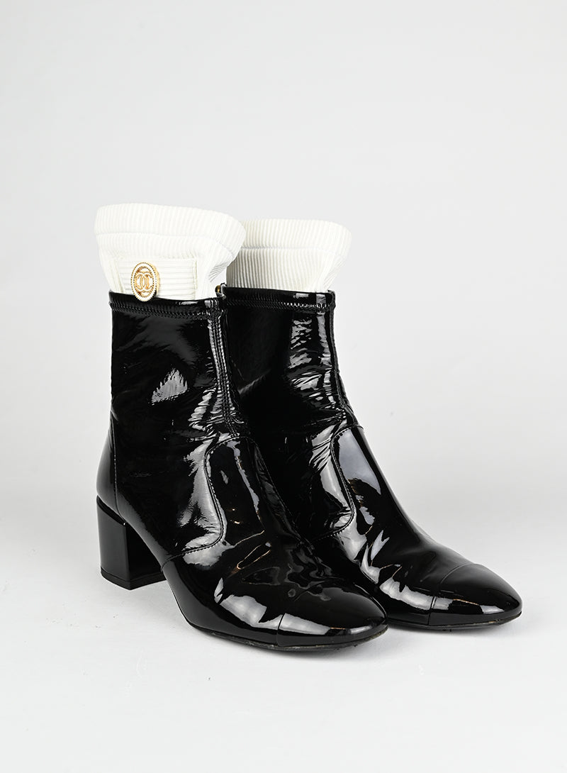 Chanel Stivaletti in vernice nera - N. 37