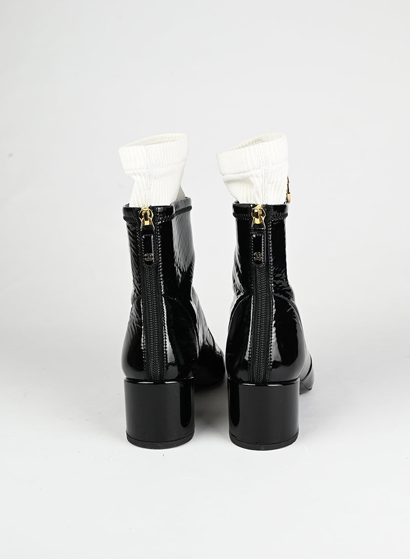 Chanel Stivaletti in vernice nera - N. 37