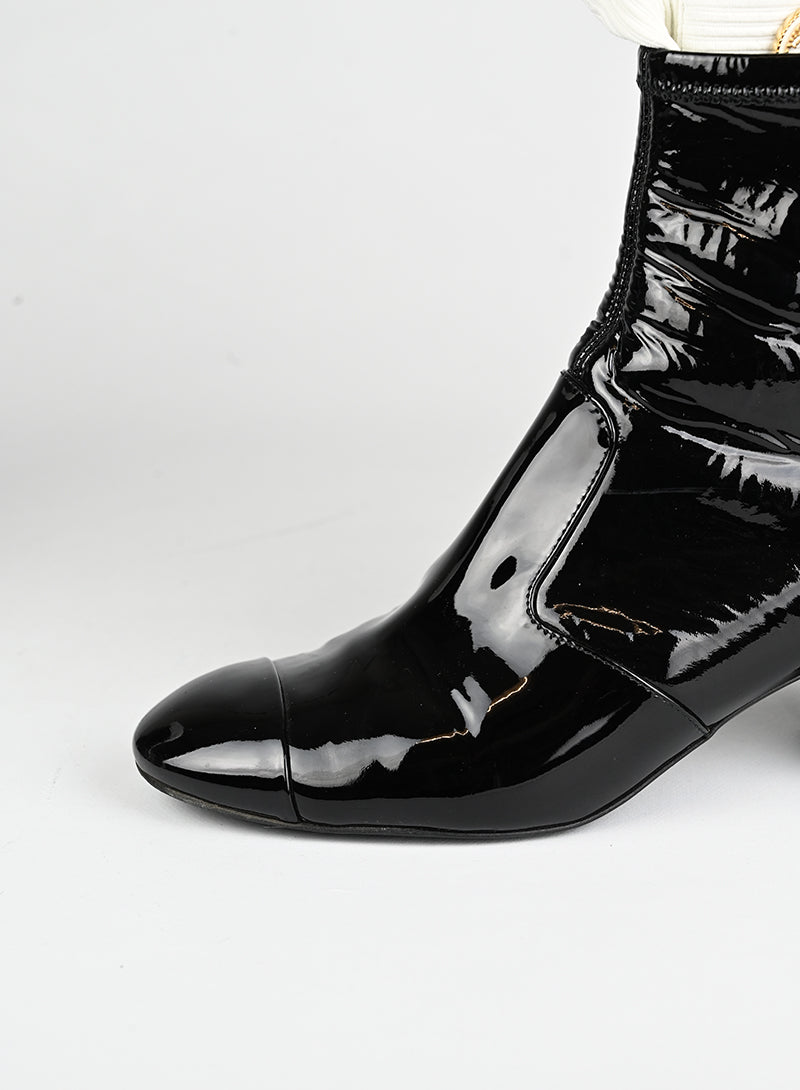 Chanel Stivaletti in vernice nera - N. 37