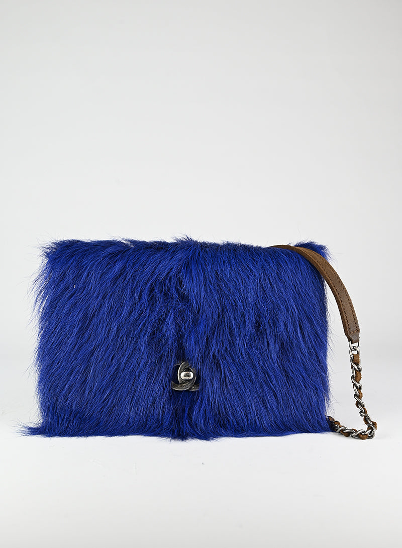 Chanel Borsa a tracolla in Fur bluette