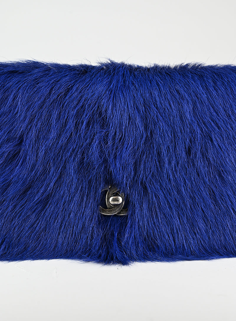 Chanel Borsa a tracolla in Fur bluette