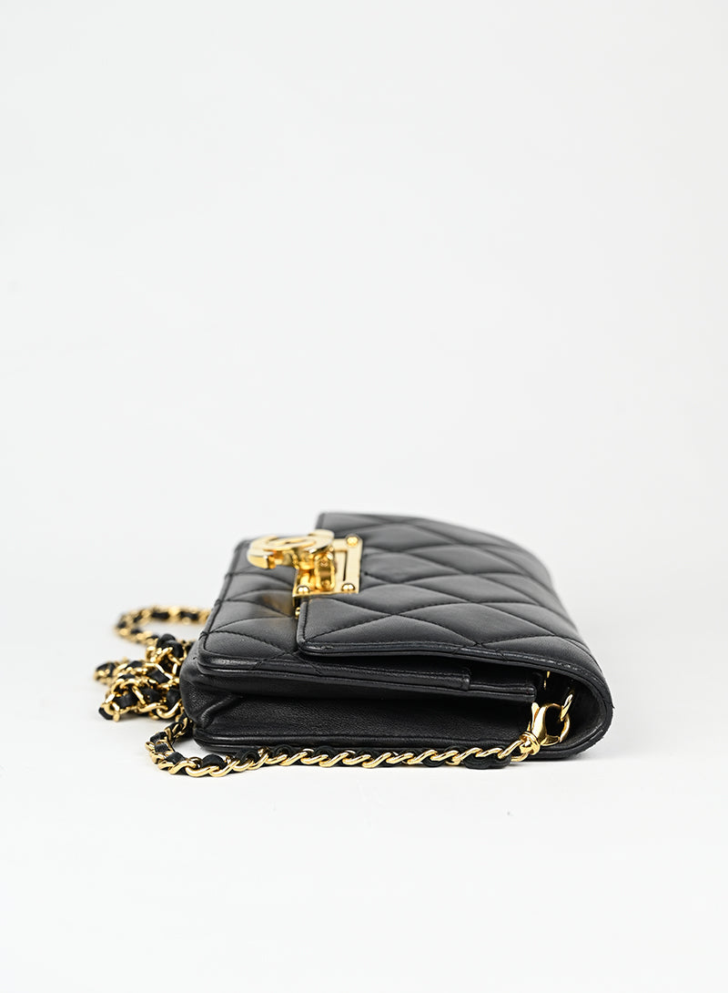 Chanel Borsina Wok in pelle nera -  lesleyluxuryvintage