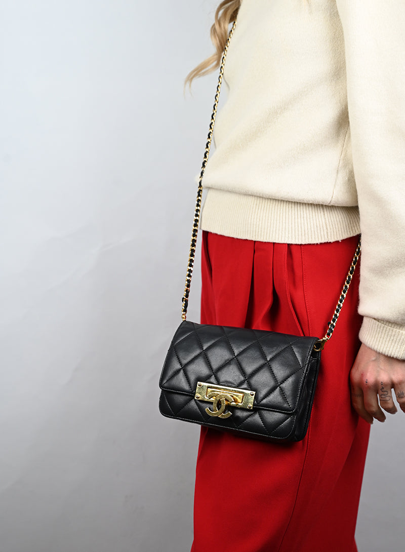 Chanel Borsina Wok in pelle nera -  lesleyluxuryvintage