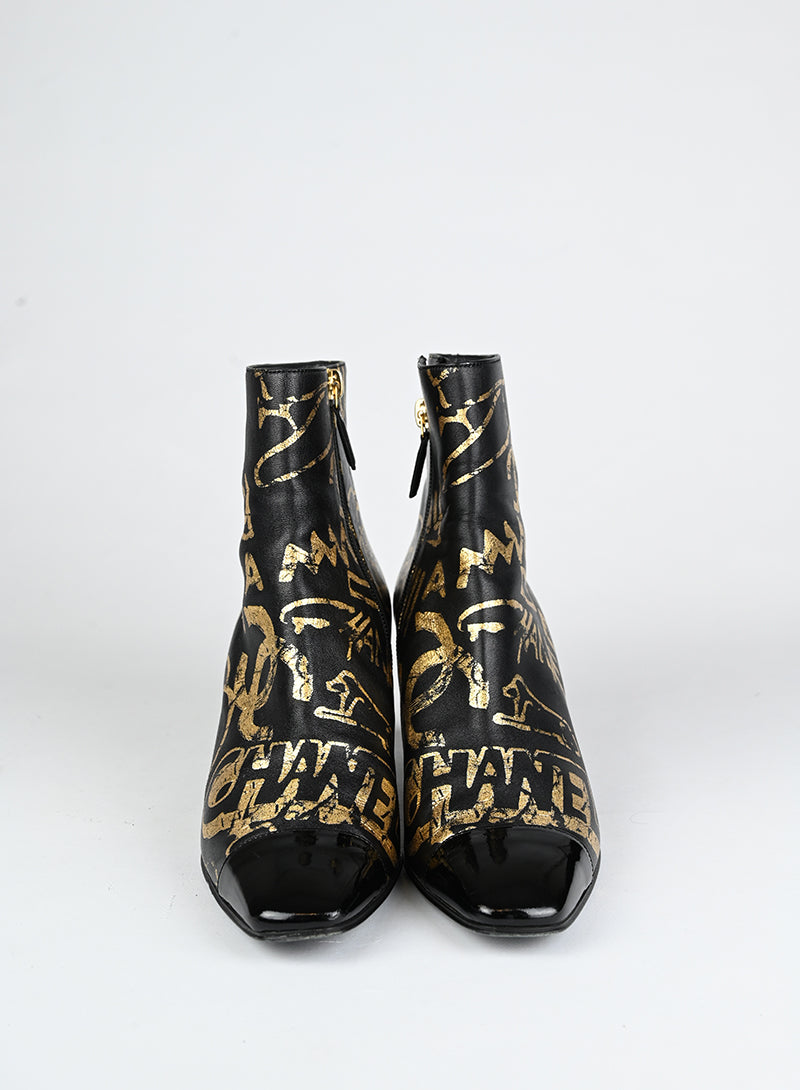 Chanel Stivaletti in pelle nera e oro - N. 37