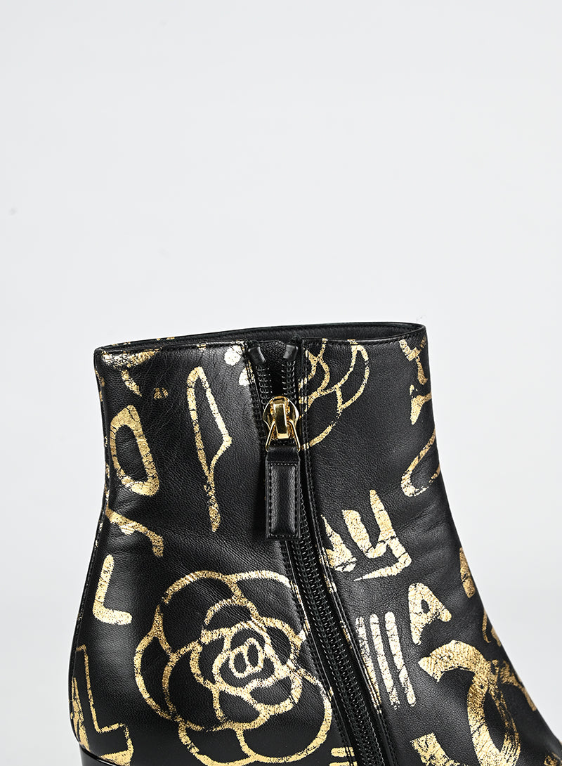 Chanel Stivaletti in pelle nera e oro - N. 37