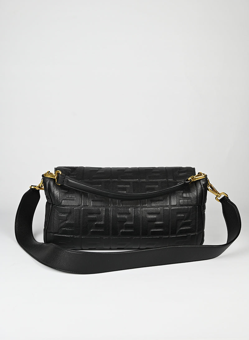 Fendi Maxi Baguette in pelle nera FF