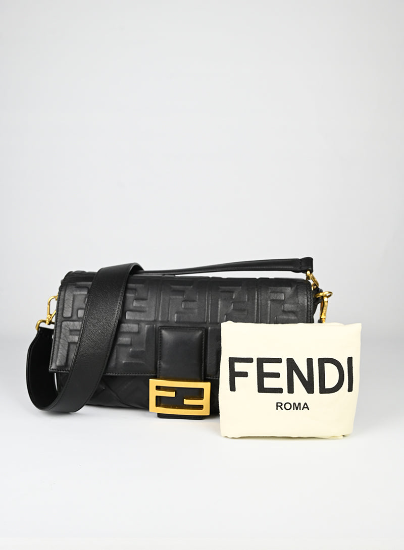 Fendi Maxi Baguette in pelle nera FF