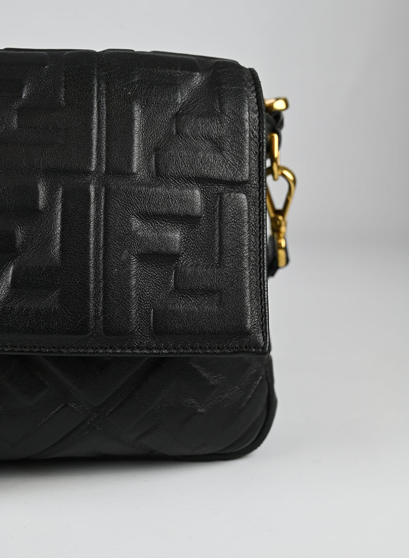 Fendi Maxi Baguette in pelle nera FF