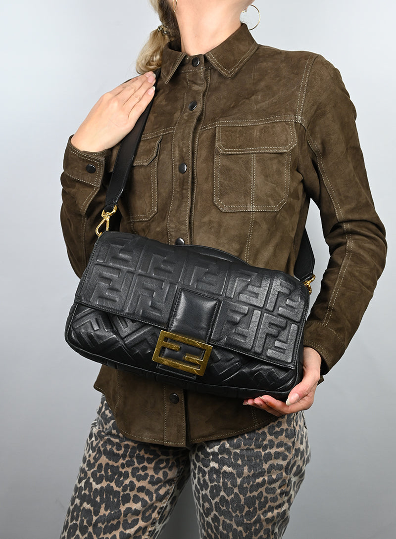 Fendi Maxi Baguette in pelle nera FF