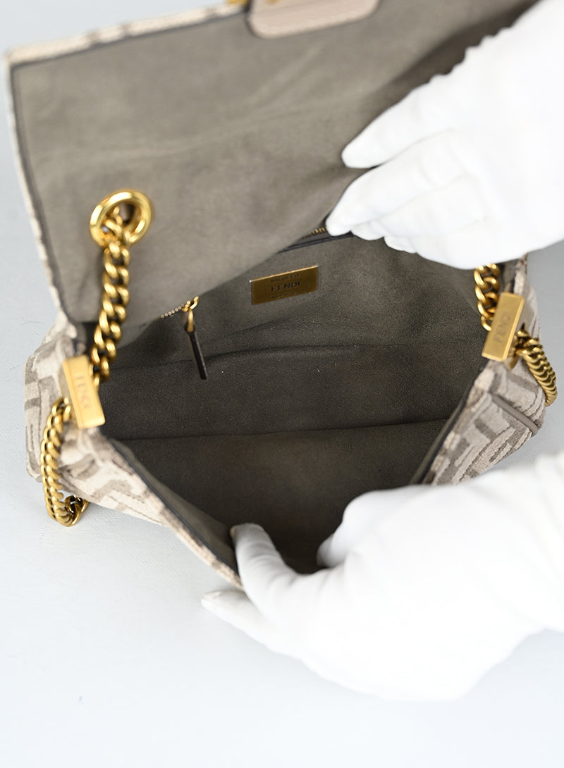 Fendi Borsa Baguette in velluto beige