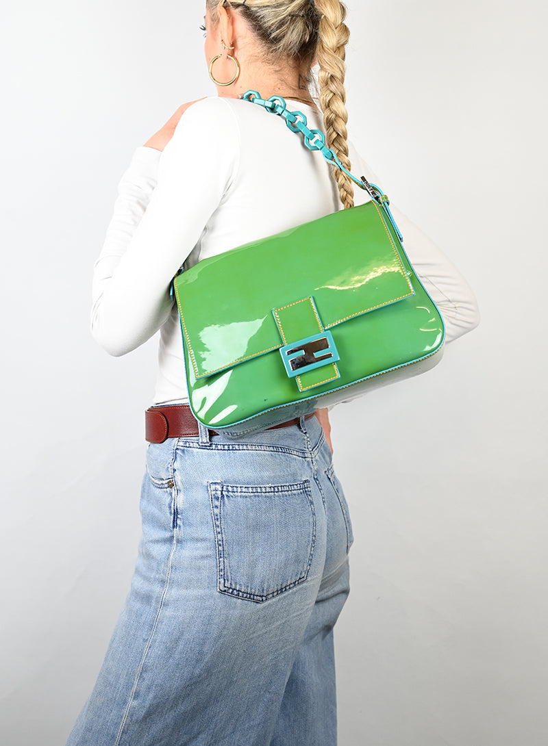 Fendi Borsa Mama Baguette in vernice verde -  lesleyluxuryvintage