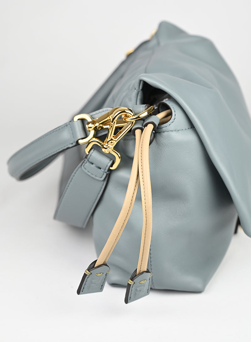 Fendi Borsa Mamma Baguette Soft in pelle ceruleo
