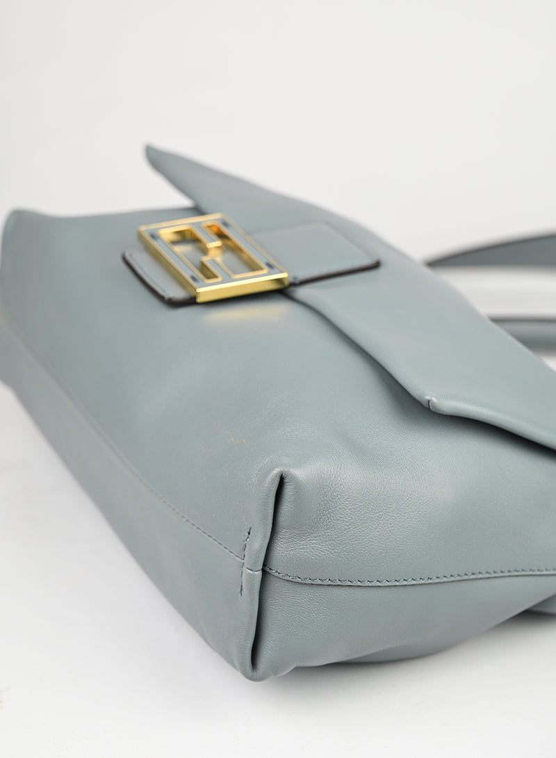 Fendi Borsa Mamma Baguette Soft in pelle ceruleo